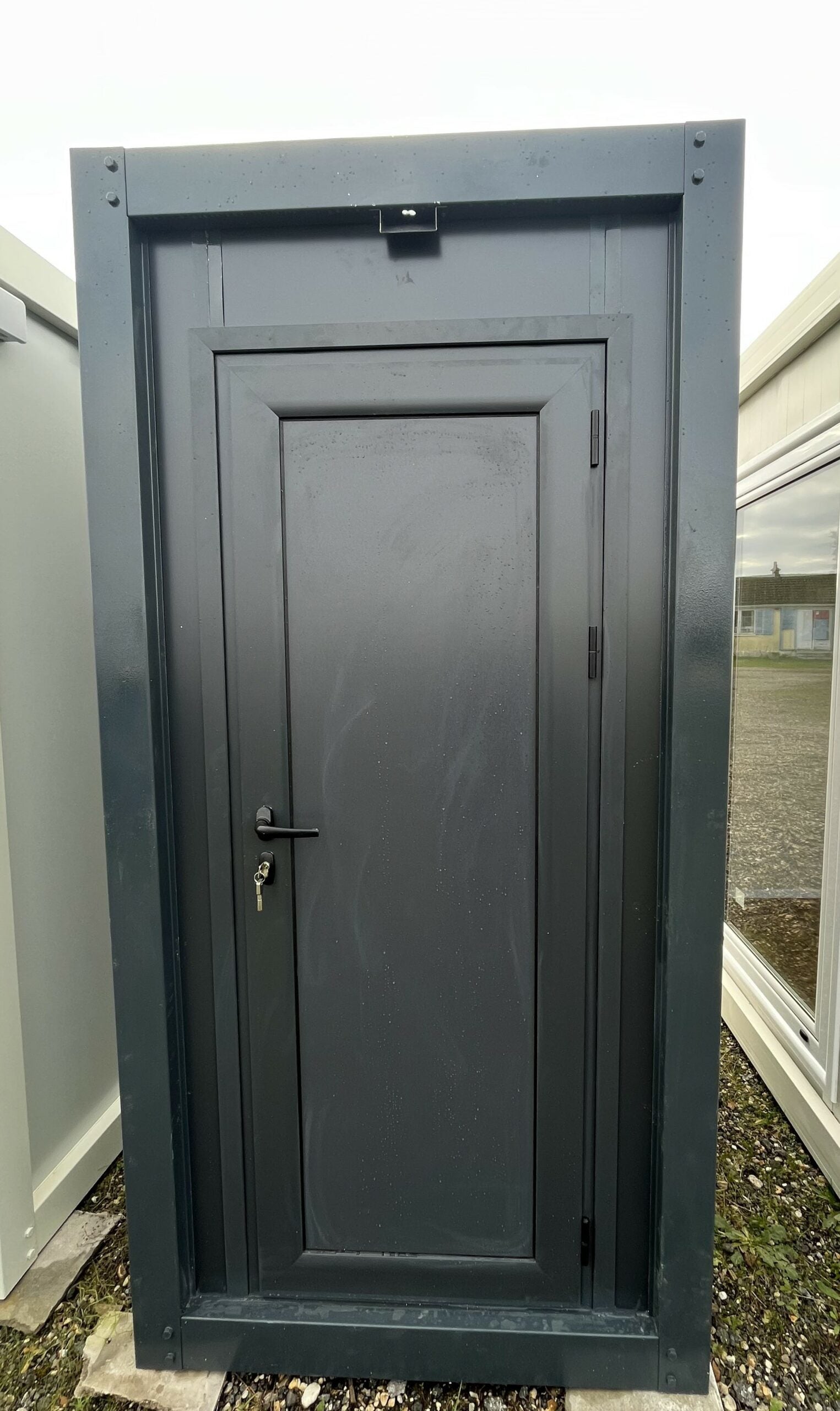 Einfaches WC-Sanitärmodul – Farbe Gris